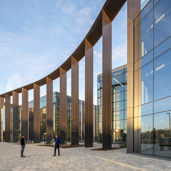 Gatway building at Cambridge Science Park completes